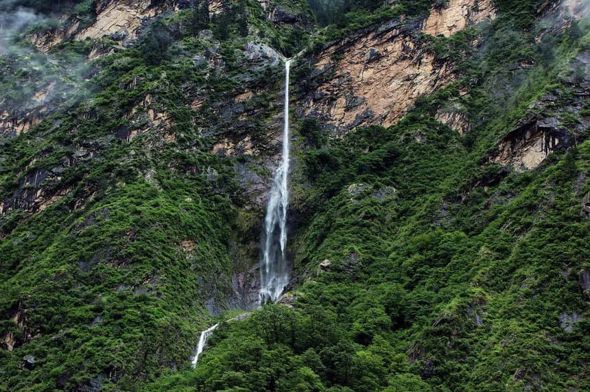 The Sacred Route to Nabi — Waterfalls, Valleys & Himalayan Echoes